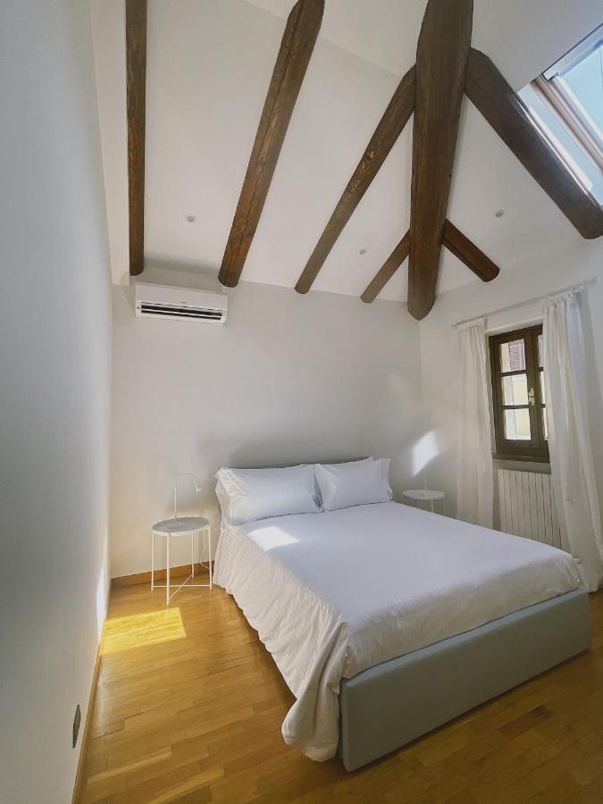 Casa Lobe - Charming Apartment In Village Centre La Morra Exterior photo